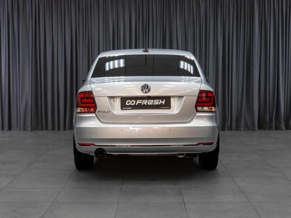 Volkswagen Polo V Рестайлинг с пробегом 2018 года, цена 1 609 000 рублей, 75740 км, седан, Автокод Объявления