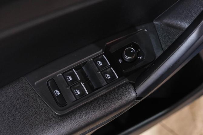 Volkswagen Tiguan II с пробегом 2018 года, цена 2 749 000 рублей, 179000 км, внедорожник, Автокод Объявления