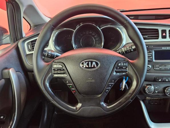 Kia Ceed II с пробегом 2013 года, цена 895 000 рублей, 176727 км, хэтчбек, Автокод Объявления