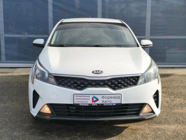 Kia Rio IV Рестайлинг с пробегом 2020 года, цена 1 380 000 рублей, 87700 км, седан, Автокод Объявления