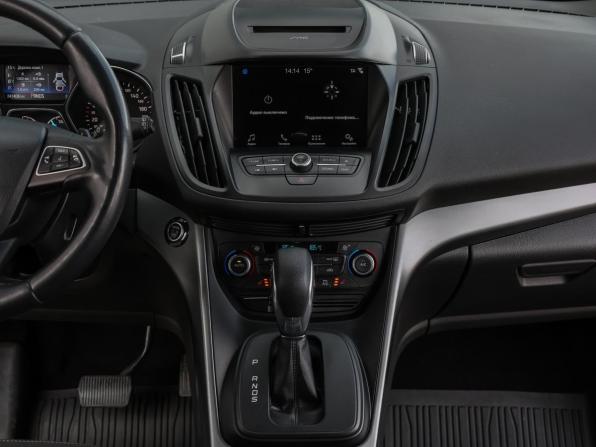 Ford Kuga II Рестайлинг с пробегом 2018 года, цена 1 398 000 рублей, 238784 км, внедорожник, Автокод Объявления
