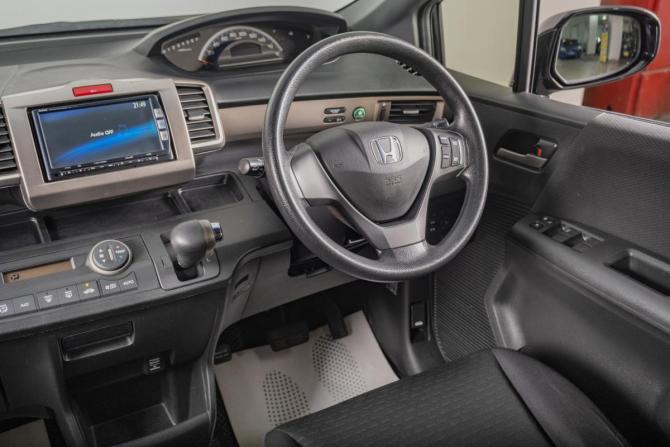 Honda Freed I Рестайлинг с пробегом 2012 года, цена 1 229 000 рублей, 109000 км, компактвэн, Автокод Объявления