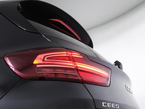 Kia Ceed III Рестайлинг с пробегом 2021 года, цена 1 900 000 рублей, 112629 км, универсал, Автокод Объявления