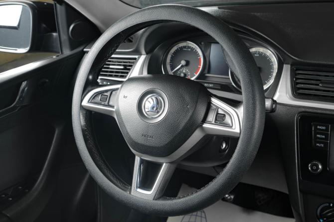 Skoda Rapid I с пробегом 2016 года, цена 1 229 000 рублей, 152000 км, лифтбек, Автокод Объявления