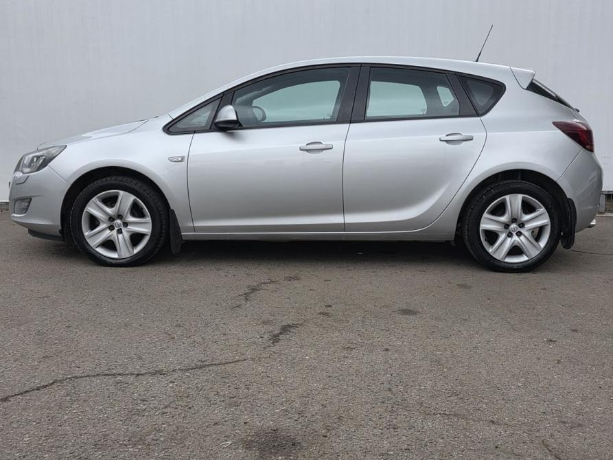 Opel Astra J Москва  - изображение 8