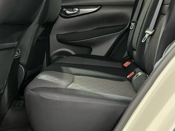 Nissan Qashqai II с пробегом 2015 года, цена 1 300 000 рублей, 94475 км, внедорожник, Автокод Объявления