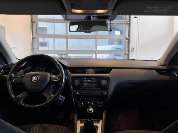Skoda Octavia III (A7) с пробегом 2014 года, цена 945 000 рублей, 300255 км, лифтбек, Автокод Объявления