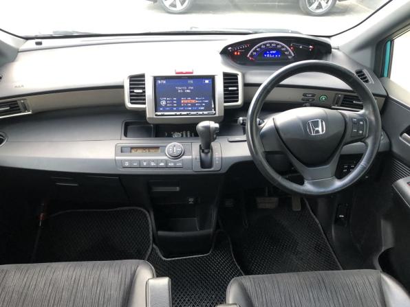 Honda Freed I Рестайлинг с пробегом 2012 года, цена 1 200 000 рублей, 133765 км, компактвэн, Автокод Объявления