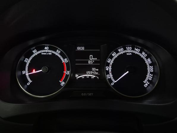Skoda Rapid I Рестайлинг с пробегом 2018 года, цена 1 190 000 рублей, 126942 км, лифтбек, Автокод Объявления