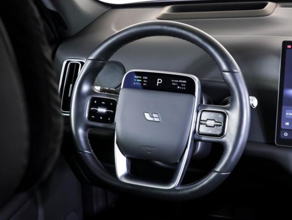 Li Auto (Lixiang) L7 I Рестайлинг с пробегом 2024 года, цена 6 590 000 рублей, 42000 км, внедорожник, Автокод Объявления