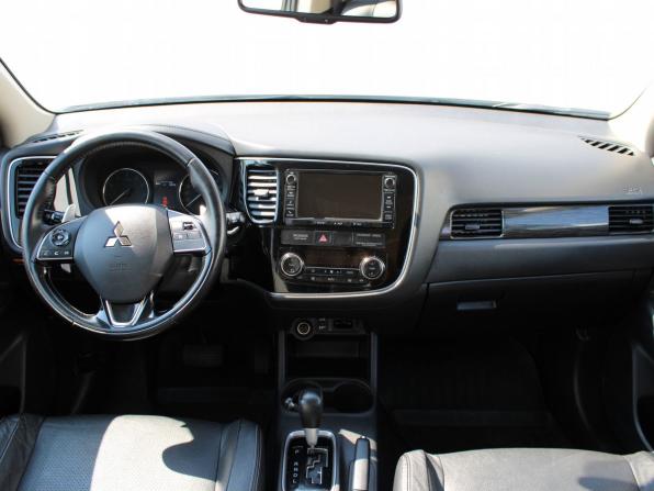 Mitsubishi Outlander III Рестайлинг 2 с пробегом 2016 года, цена 2 299 000 рублей, 170932 км, внедорожник, Автокод Объявления
