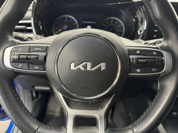 Kia K5 III с пробегом 2022 года, цена 2 910 000 рублей, 24290 км, седан, Автокод Объявления