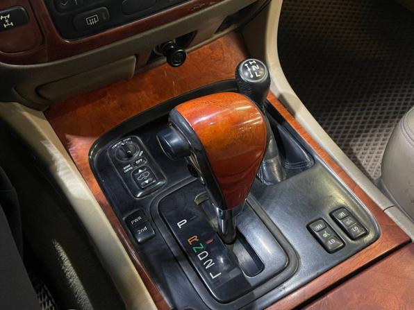 Lexus LX II с пробегом 2002 года, цена 1 749 000 рублей, 301878 км, внедорожник, Автокод Объявления