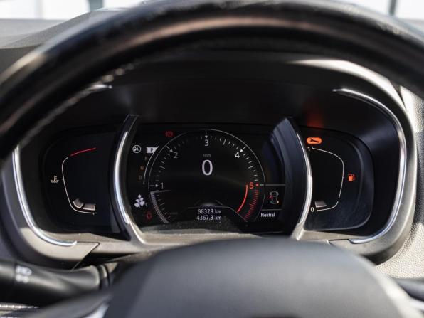 Renault Scenic IV с пробегом 2018 года, цена 1 640 000 рублей, 98328 км, компактвэн, Автокод Объявления