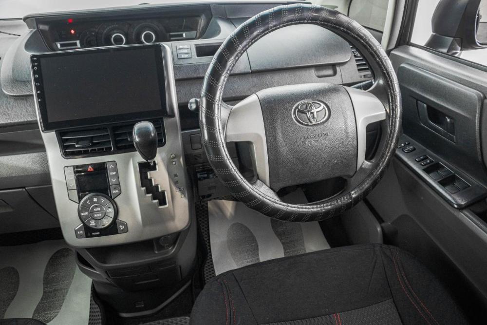 Toyota Voxy II (R70) Барнаул  - изображение 14
