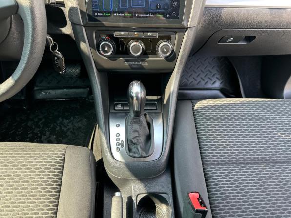 Volkswagen Golf VI с пробегом 2011 года, цена 787 000 рублей, 187475 км, хэтчбек, Автокод Объявления