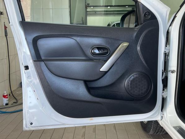 Renault Logan II с пробегом 2017 года, цена 665 000 рублей, 208129 км, седан, Автокод Объявления