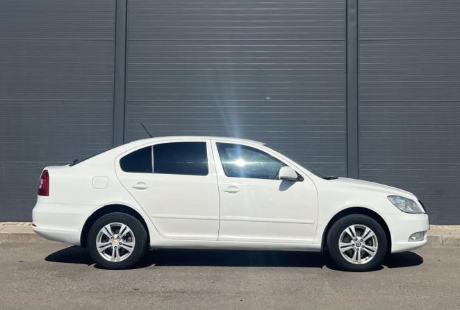 Skoda Octavia II (A5) Рестайлинг с пробегом 2012 года, цена 890 000 рублей, 188743 км, лифтбек, Автокод Объявления