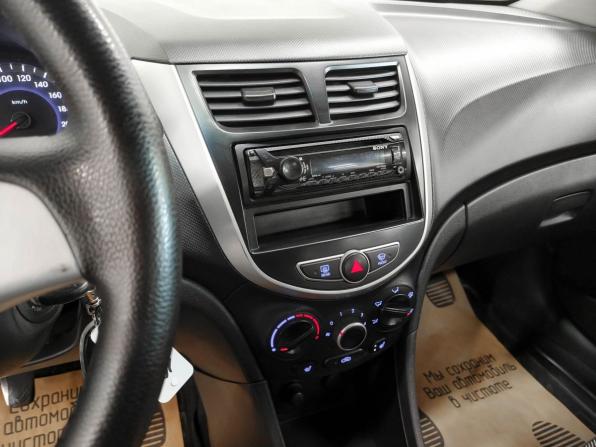 Hyundai Solaris I с пробегом 2011 года, цена 590 000 рублей, 323198 км, седан, Автокод Объявления
