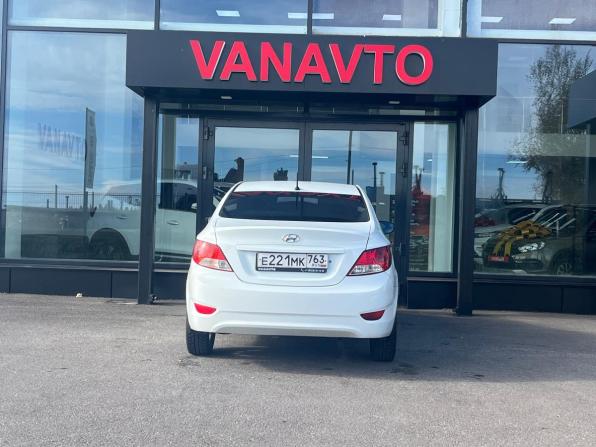 Hyundai Solaris I с пробегом 2013 года, цена 795 000 рублей, 176384 км, седан, Автокод Объявления