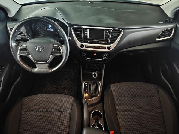 Hyundai Solaris II с пробегом 2017 года, цена 1 345 000 рублей, 117963 км, седан, Автокод Объявления