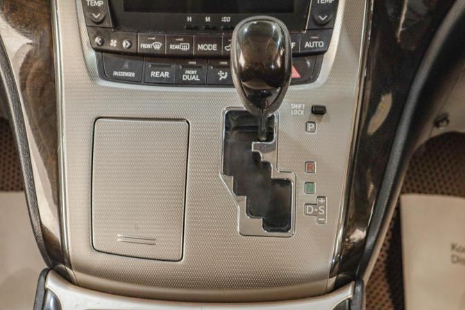 Toyota Alphard II с пробегом 2011 года, цена 2 619 000 рублей, 109665 км, минивэн, Автокод Объявления
