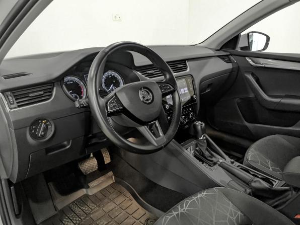 Skoda Octavia III (A7) Рестайлинг с пробегом 2019 года, цена 2 475 000 рублей, 26523 км, лифтбек, Автокод Объявления