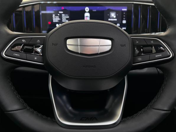 Geely Atlas II с пробегом 2025 года, цена 3 200 000 рублей, 12837 км, внедорожник, Автокод Объявления