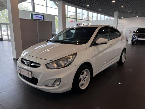 Hyundai Solaris I с пробегом 2012 года, цена 726 000 рублей, 214527 км, седан, Автокод Объявления