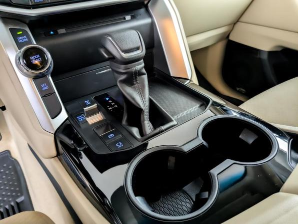 Toyota Land Cruiser 300 Series с пробегом 2022 года, цена 8 900 000 рублей, 31000 км, внедорожник, Автокод Объявления