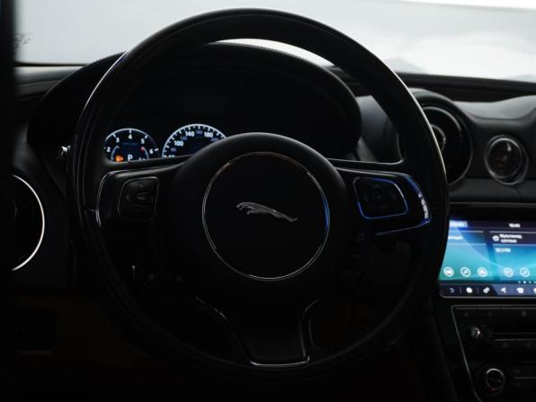 Jaguar XJ IV (X351) Рестайлинг с пробегом 2019 года, цена 3 940 000 рублей, 97620 км, седан, Автокод Объявления