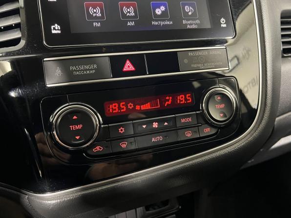 Mitsubishi Outlander III Рестайлинг 2 с пробегом 2018 года, цена 1 719 000 рублей, 204641 км, внедорожник, Автокод Объявления