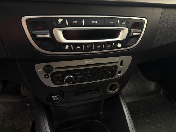 Renault Fluence I Рестайлинг с пробегом 2013 года, цена 545 900 рублей, 100238 км, седан, Автокод Объявления