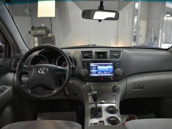 Toyota Highlander II (XU40) Рестайлинг с пробегом 2011 года, цена 1 799 000 рублей, 170380 км, внедорожник, Автокод Объявления