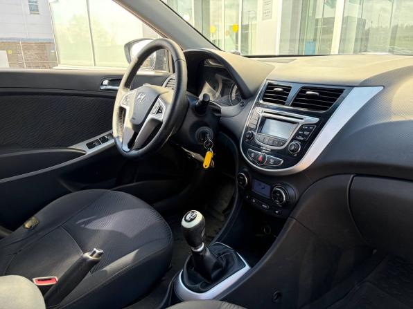 Hyundai Solaris I с пробегом 2011 года, цена 440 000 рублей, 298000 км, седан, Автокод Объявления