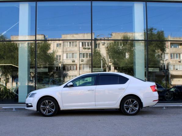 Skoda Octavia III (A7) Рестайлинг с пробегом 2017 года, цена 1 794 000 рублей, 170000 км, лифтбек, Автокод Объявления