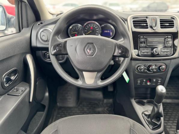 Renault Logan II с пробегом 2015 года, цена 845 000 рублей, 98000 км, седан, Автокод Объявления