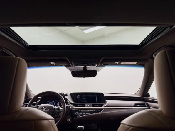 Lexus ES VII с пробегом 2019 года, цена 3 498 000 рублей, 139935 км, седан, Автокод Объявления