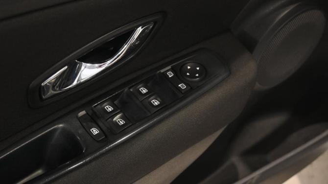 Renault Fluence I с пробегом 2013 года, цена 695 000 рублей, 220246 км, седан, Автокод Объявления