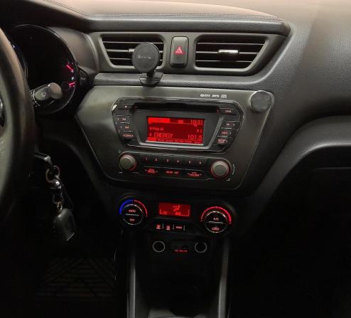 Kia Rio III с пробегом 2012 года, цена 655 000 рублей, 233000 км, седан, Автокод Объявления