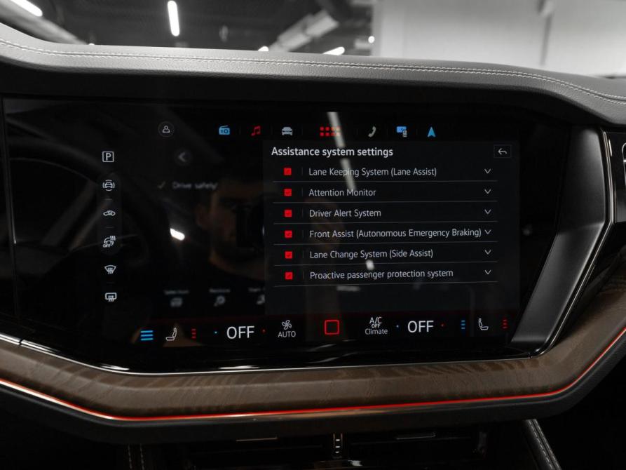 Volkswagen Touareg III Рестайлинг Москва  - изображение 25