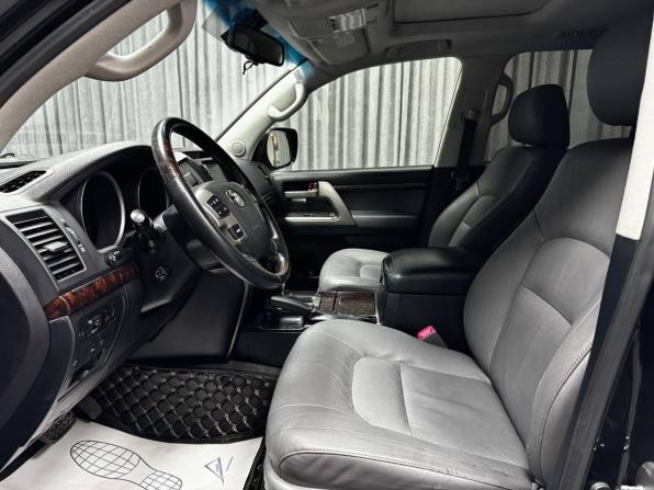 Toyota Land Cruiser 200 Series с пробегом 2010 года, цена 2 790 000 рублей, 332265 км, внедорожник, Автокод Объявления