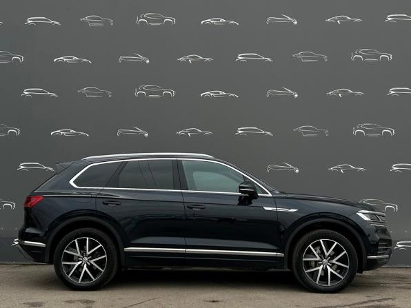 Volkswagen Touareg III с пробегом 2019 года, цена 3 109 700 рублей, 341364 км, внедорожник, Автокод Объявления