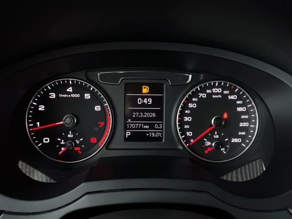 Audi Q3 I (8U) Рестайлинг с пробегом 2016 года, цена 1 923 000 рублей, 170771 км, внедорожник, Автокод Объявления