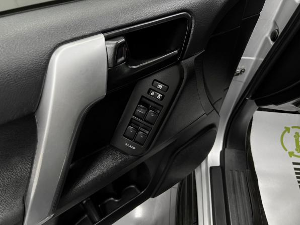 Toyota Land Cruiser Prado 150 Series Рестайлинг 1 с пробегом 2016 года, цена 3 645 000 рублей, 196164 км, внедорожник, Автокод Объявления