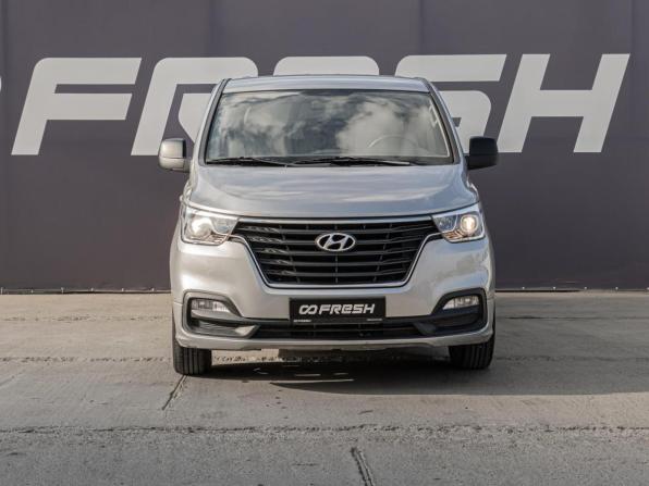 Hyundai H-1 II Рестайлинг 2 с пробегом 2019 года, цена 2 955 075 рублей, 97908 км, минивэн, Автокод Объявления