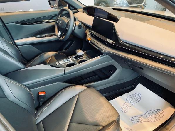Changan UNI-V I с пробегом 2023 года, цена 2 350 000 рублей, 9530 км, лифтбек, Автокод Объявления