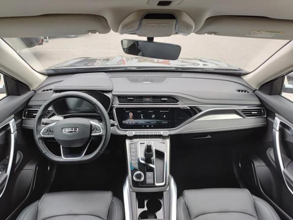 Geely Atlas Pro с пробегом 2023 года, цена 1 950 000 рублей, 26492 км, внедорожник, Автокод Объявления