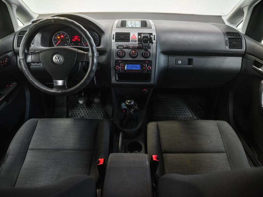 Volkswagen Touran I Рестайлинг Челябинск  - изображение 16