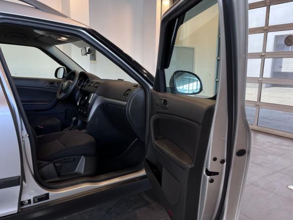 Skoda Yeti I Рестайлинг с пробегом 2015 года, цена 1 325 000 рублей, 178693 км, внедорожник, Автокод Объявления